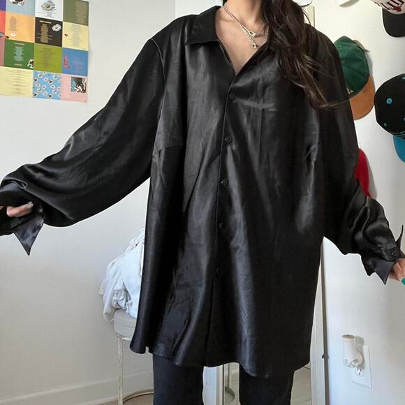 Maggie barnes oversized black button down - Picture 2 of 3